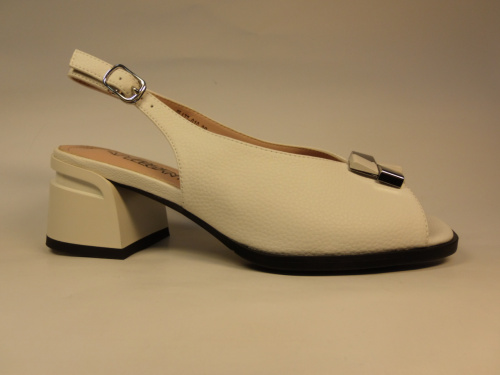 BADEN  (т.жен.белые откр. лето)